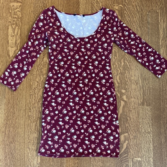 Floral Bodycon👀 - Picture 3 of 4